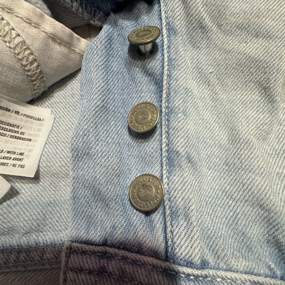 Hollister High Rise Boyfriend Distressed Denim Jean Shorts Women’s W 25 Size 1 - Picture 12 of 12